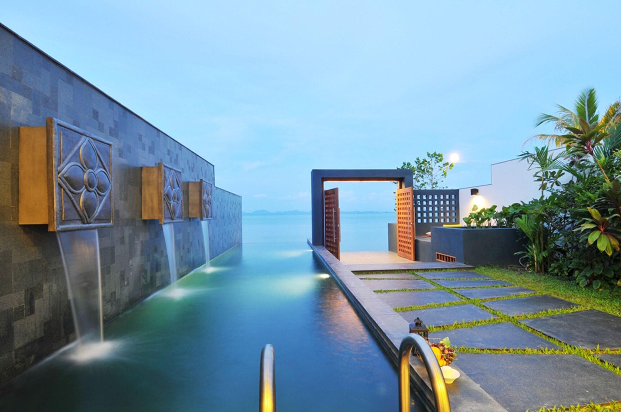 The Nchantra Pool Suite Phuket Koh Sirey 외부 사진