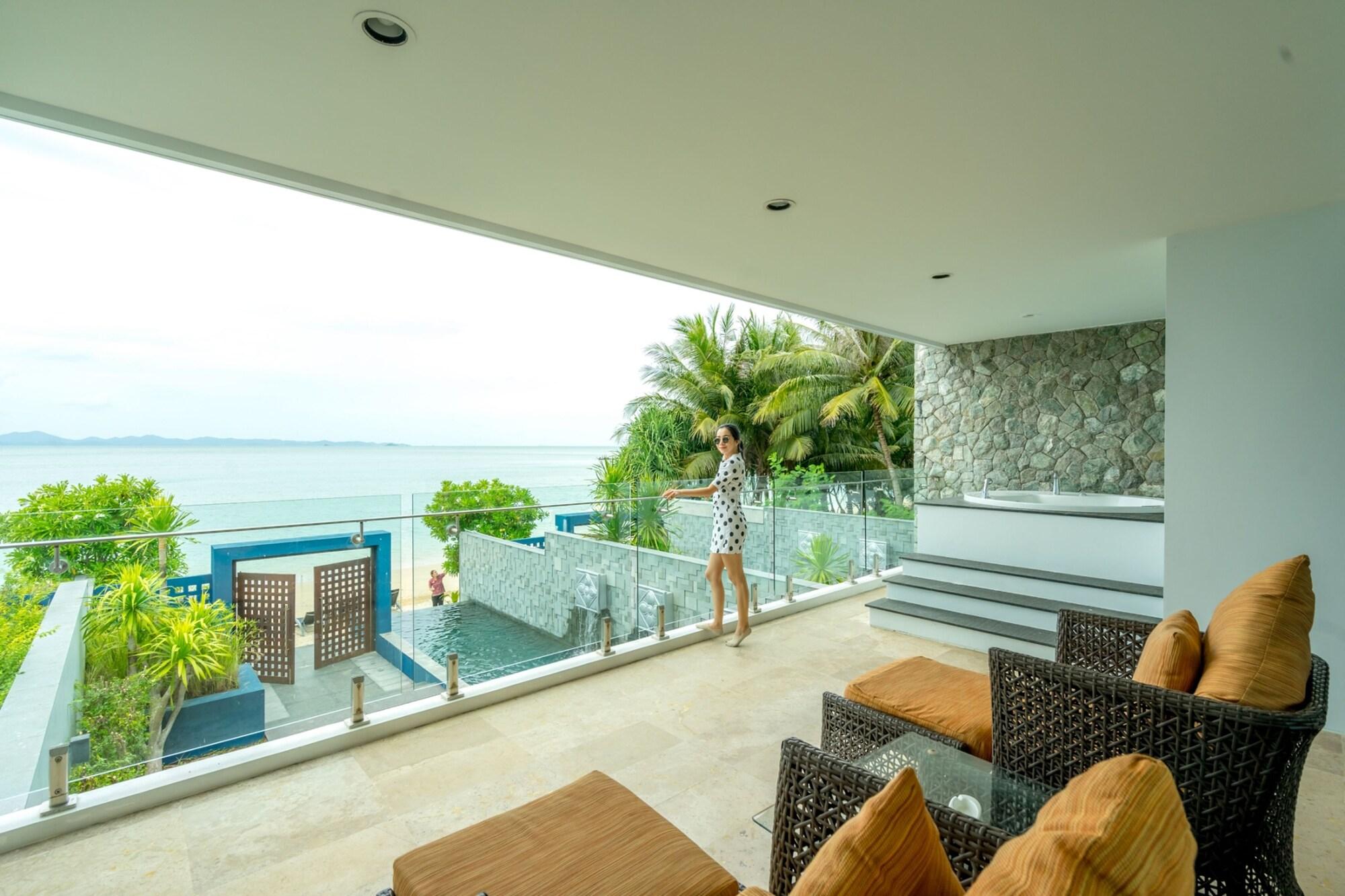 The Nchantra Pool Suite Phuket Koh Sirey 외부 사진