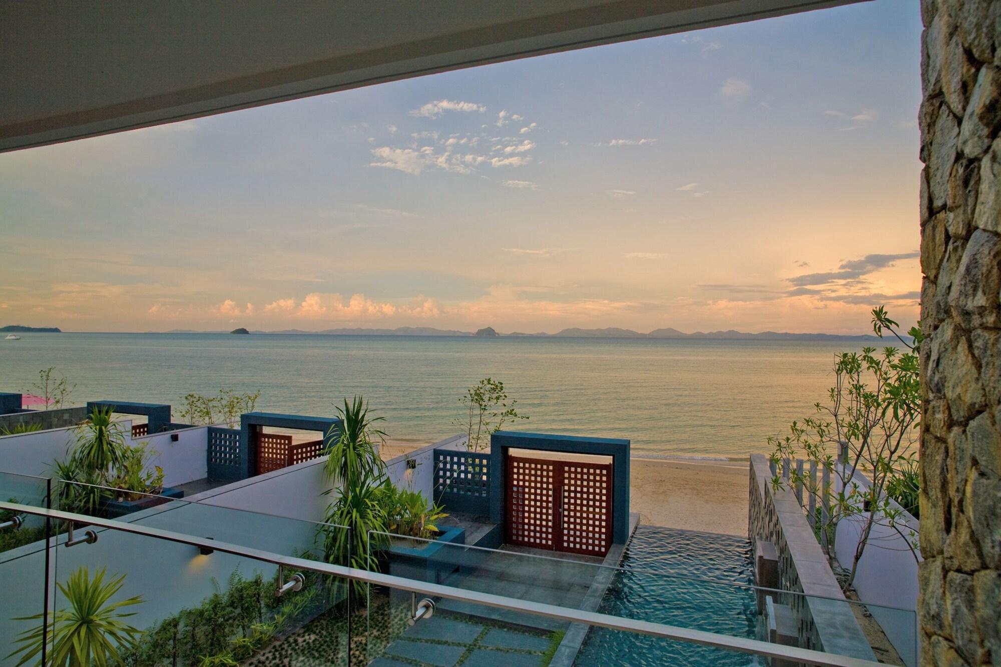 The Nchantra Pool Suite Phuket Koh Sirey 외부 사진